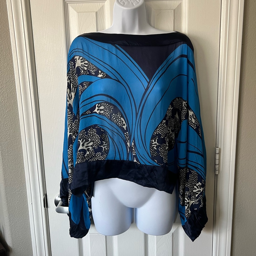 Warm brand NY blue tie sleeve blouse size small